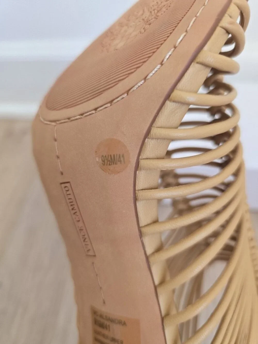 Vince Camuto Alsandra Strappy Cage Gladiator Sandals 9.5 Open Peep Toe Heels Tan
